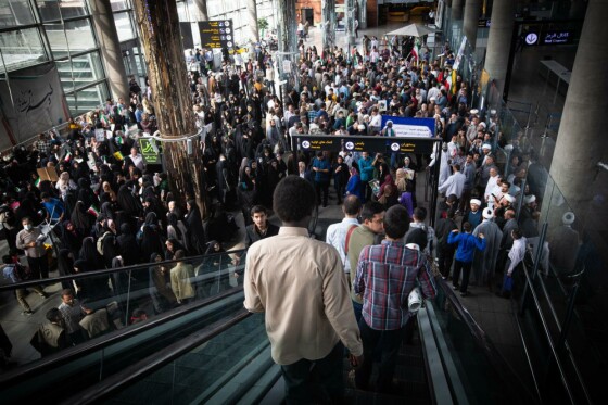استقبال مردمی از ورود شیخ زکزاکی رهبر شیعیان نیجریه به ایران