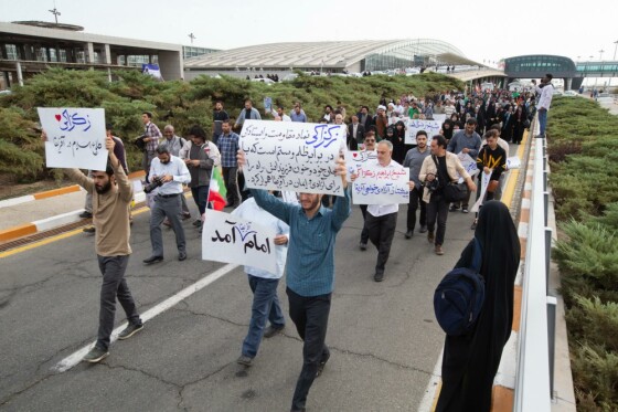 استقبال مردمی از ورود شیخ زکزاکی رهبر شیعیان نیجریه به ایران