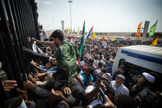 استقبال مردمی از ورود شیخ زکزاکی رهبر شیعیان نیجریه به ایران