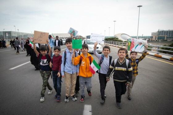 استقبال مردمی از ورود شیخ زکزاکی رهبر شیعیان نیجریه به ایران