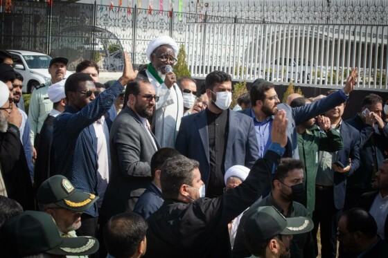 استقبال مردمی از ورود شیخ زکزاکی رهبر شیعیان نیجریه به ایران