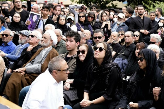 مراسم تشییع پیکر هنرمند فقید آتیلا پسیانی