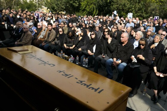 مراسم تشییع پیکر هنرمند فقید آتیلا پسیانی