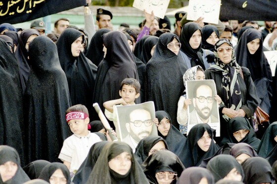 تجمع اعتراضی مردم تهران به ترور «فتحی شقاقی» در سال ۱۳۷۴