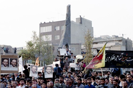 تجمع اعتراضی مردم تهران به ترور «فتحی شقاقی» در سال ۱۳۷۴