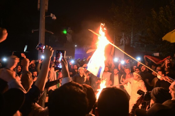 تجمع شبانه مردم تهران در محکومیت جنایت جنگی رژیم صهیونیستی