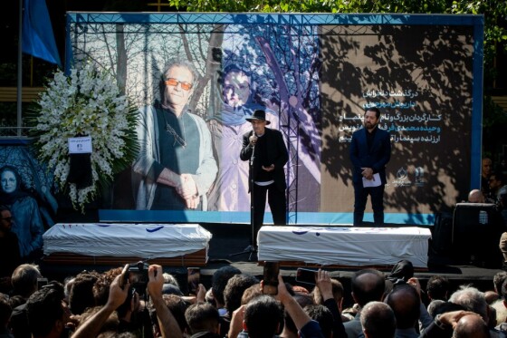 تشییع پیکر «داریوش مهرجویی» و «وحیده محمدی فر»