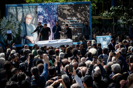 تشییع پیکر «داریوش مهرجویی» و «وحیده محمدی فر»