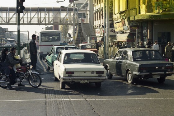 تصاویر دیده نشده از میدان امام حسین (ع) در سال ۱۳۷۴