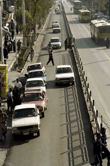 تصاویر دیده نشده از میدان امام حسین (ع) در سال ۱۳۷۴