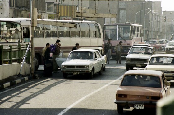 تصاویر دیده نشده از میدان امام حسین (ع) در سال ۱۳۷۴