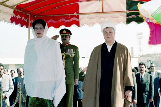 عکس های منتشر نشده از سفر بی نظیر بوتو به تهران در سال ۱۳۷۴