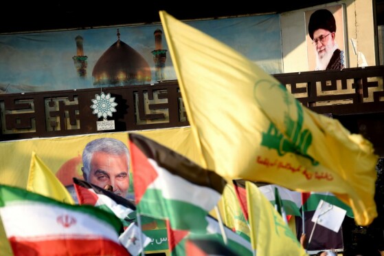 تجمع مردمی در تهران هنگام پخش سخنان سید حسن نصرالله