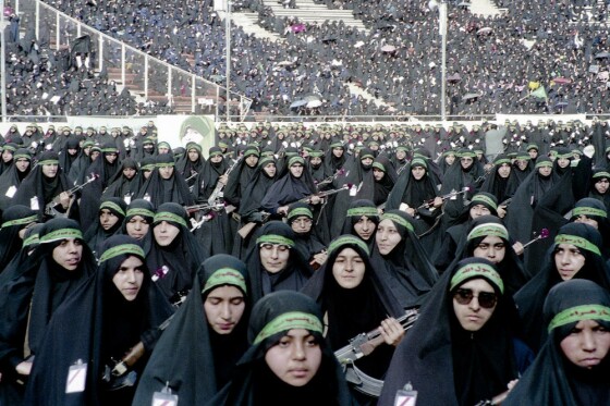 اجتماع بزرگ زنان بسیجی در ورزشگاه آزادی در دهه هفتاد