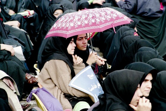 اجتماع بزرگ زنان بسیجی در ورزشگاه آزادی در دهه هفتاد