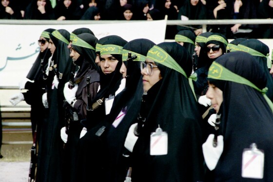 اجتماع بزرگ زنان بسیجی در ورزشگاه آزادی در دهه هفتاد