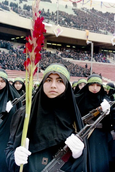 اجتماع بزرگ زنان بسیجی در ورزشگاه آزادی در دهه هفتاد