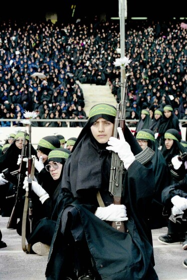 اجتماع بزرگ زنان بسیجی در ورزشگاه آزادی در دهه هفتاد