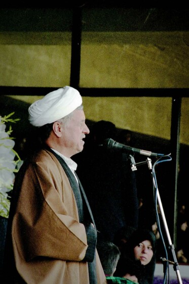 اجتماع بزرگ زنان بسیجی در ورزشگاه آزادی در دهه هفتاد