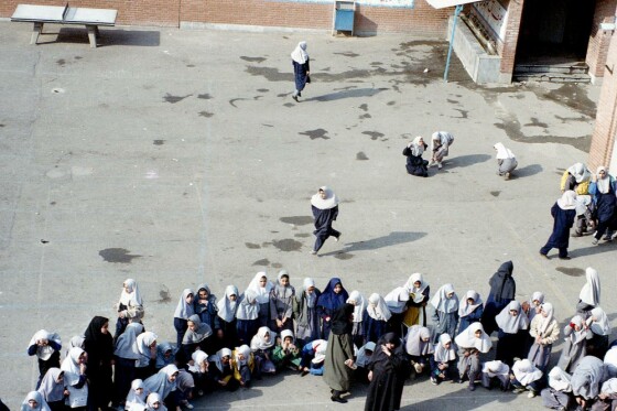 اردو دانش آموزان به بهانه روز جهانی کودک در دهه هفتاد