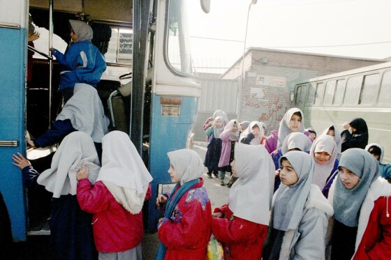 اردو دانش آموزان به بهانه روز جهانی کودک در دهه هفتاد