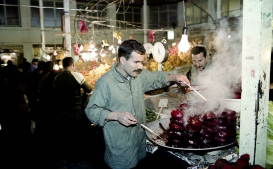 عکس های دیده نشده میدان تجریش در دهه هفتاد