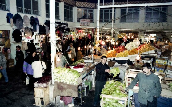 عکس های دیده نشده میدان تجریش در دهه هفتاد