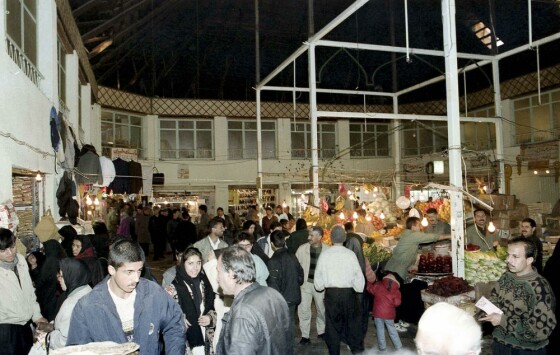 عکس های دیده نشده میدان تجریش در دهه هفتاد