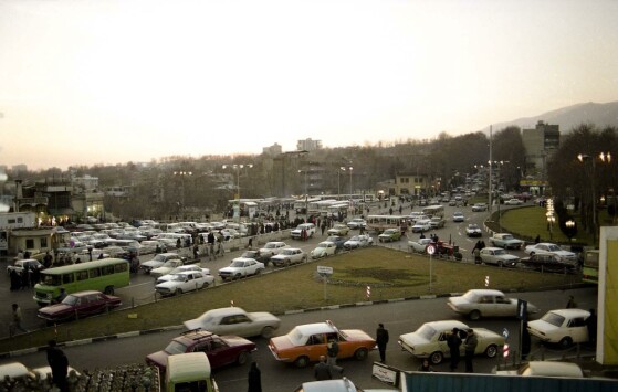 عکس های دیده نشده میدان تجریش در دهه هفتاد