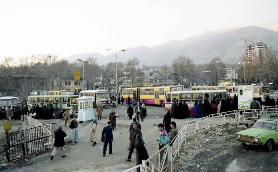 عکس های دیده نشده میدان تجریش در دهه هفتاد