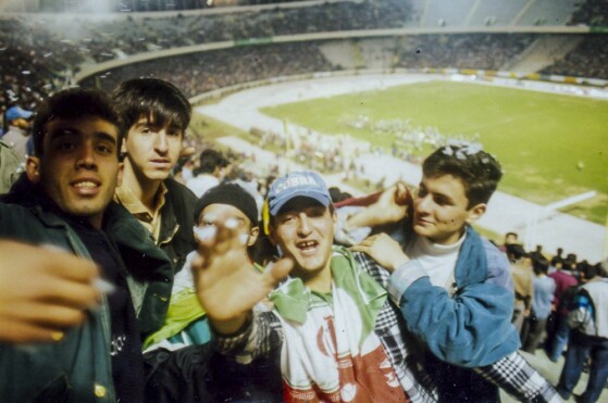 شادی مردم پس تساوی مقابل استرالیا و صعود به جام جهانی فرانسه در هشتم آذر ۷۶