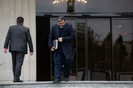 در  حاشیه جلسه هیأت دولت