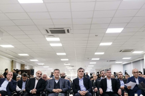 آیین گشایش و رونمایی از ساختمان مبادله  ارز و طلای ایران و عرضه اولین اوراق مرابحه ارزی کشور