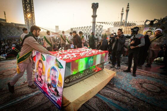 بدرقه شهدای مدافع حرم در میدان امام حسین(ع)