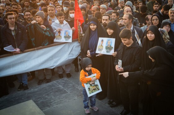 بدرقه شهدای مدافع حرم در میدان امام حسین(ع)