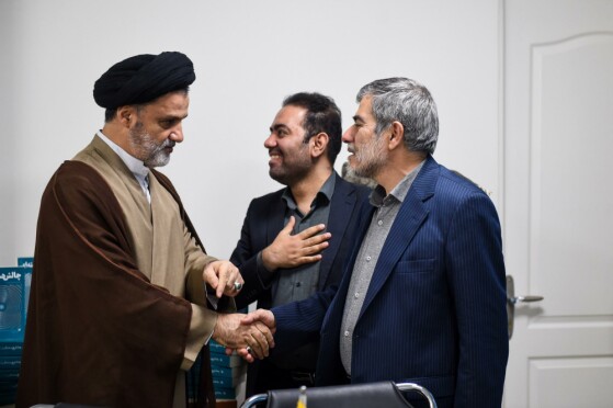 آیین رونمایی از کتاب شش جلدی «چالش هستهای»