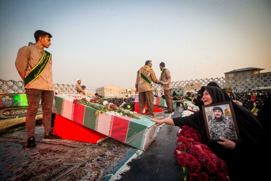 بدرقه شهدای مدافع حرم در میدان امام حسین(ع)