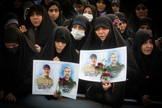 بدرقه شهدای مدافع حرم در میدان امام حسین(ع)