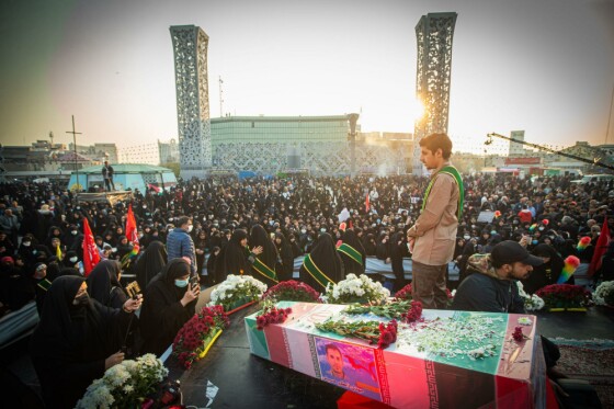 بدرقه شهدای مدافع حرم در میدان امام حسین(ع)