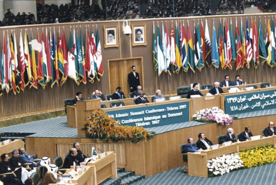 تصاویر کمتر دیده شده از  هشتمین اجلاس سران کشورهای اسلامی در سال ۷۶