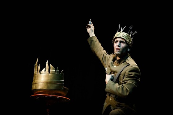 نمایش قلاده ای برای یک سگ مرده