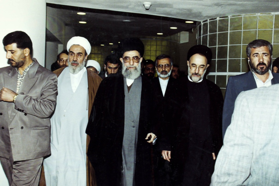 تصاویر کمتر دیده شده از  هشتمین اجلاس سران کشورهای اسلامی در سال ۷۶