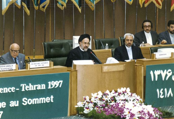 تصاویر کمتر دیده شده از  هشتمین اجلاس سران کشورهای اسلامی در سال ۷۶