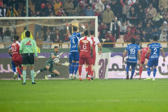 دیدار تیم های پرسپولیس و استقلال تهران