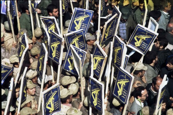 عکس های منتشر نشده از تشییع پیکر ۳۰۰۰ هزار شهید در سال ۱۳۷۳