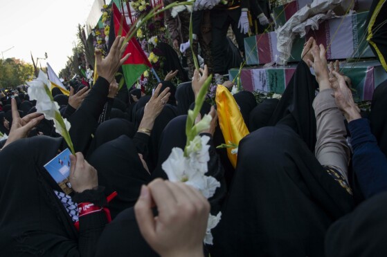 تشییع پیکرهای۱۱۰ شهید گمنام دفاع مقدس در تهران