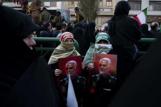 تشییع پیکرهای۱۱۰ شهید گمنام دفاع مقدس در تهران