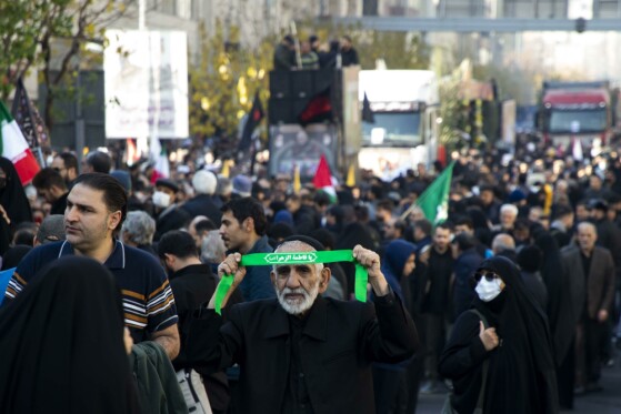 تشییع پیکرهای۱۱۰ شهید گمنام دفاع مقدس در تهران