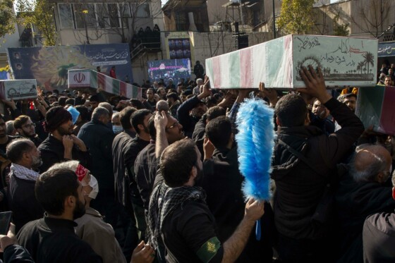 تشییع پیکرهای۱۱۰ شهید گمنام دفاع مقدس در تهران