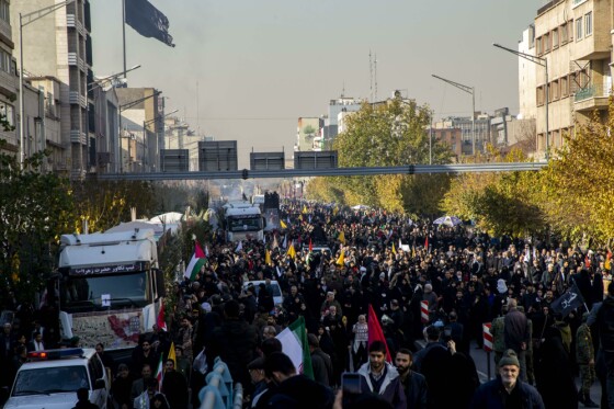 تشییع پیکرهای۱۱۰ شهید گمنام دفاع مقدس در تهران